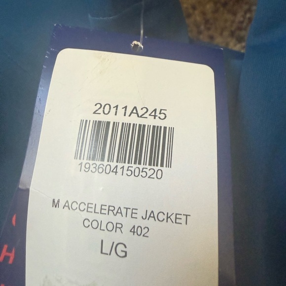 ASICS light jacket - Picture 2 of 5